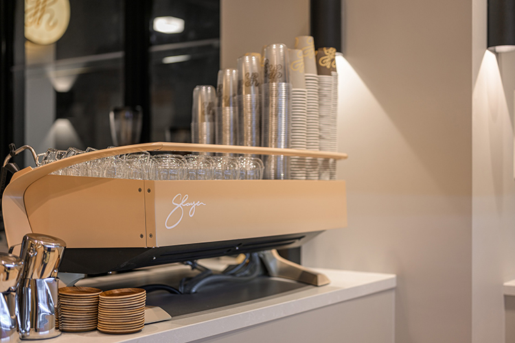ben-trong-nha-may-slayer-espresso-tai-seattle